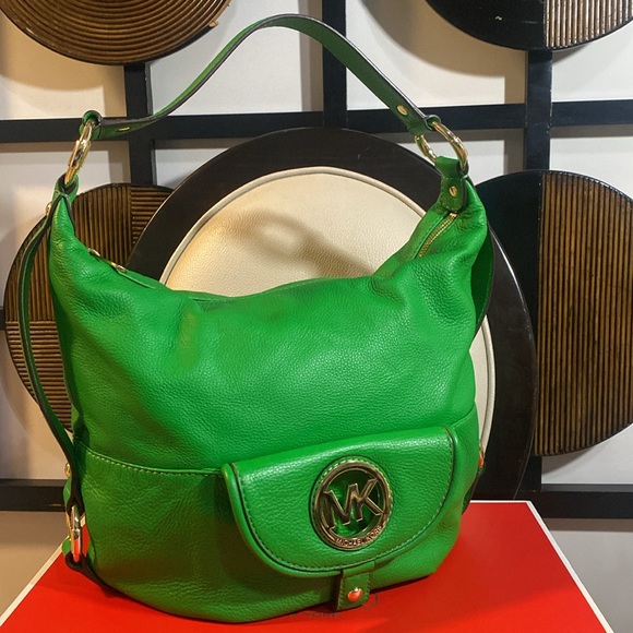 Beautiful Michael Kors bag used in good condition. - Picture 5 of 12